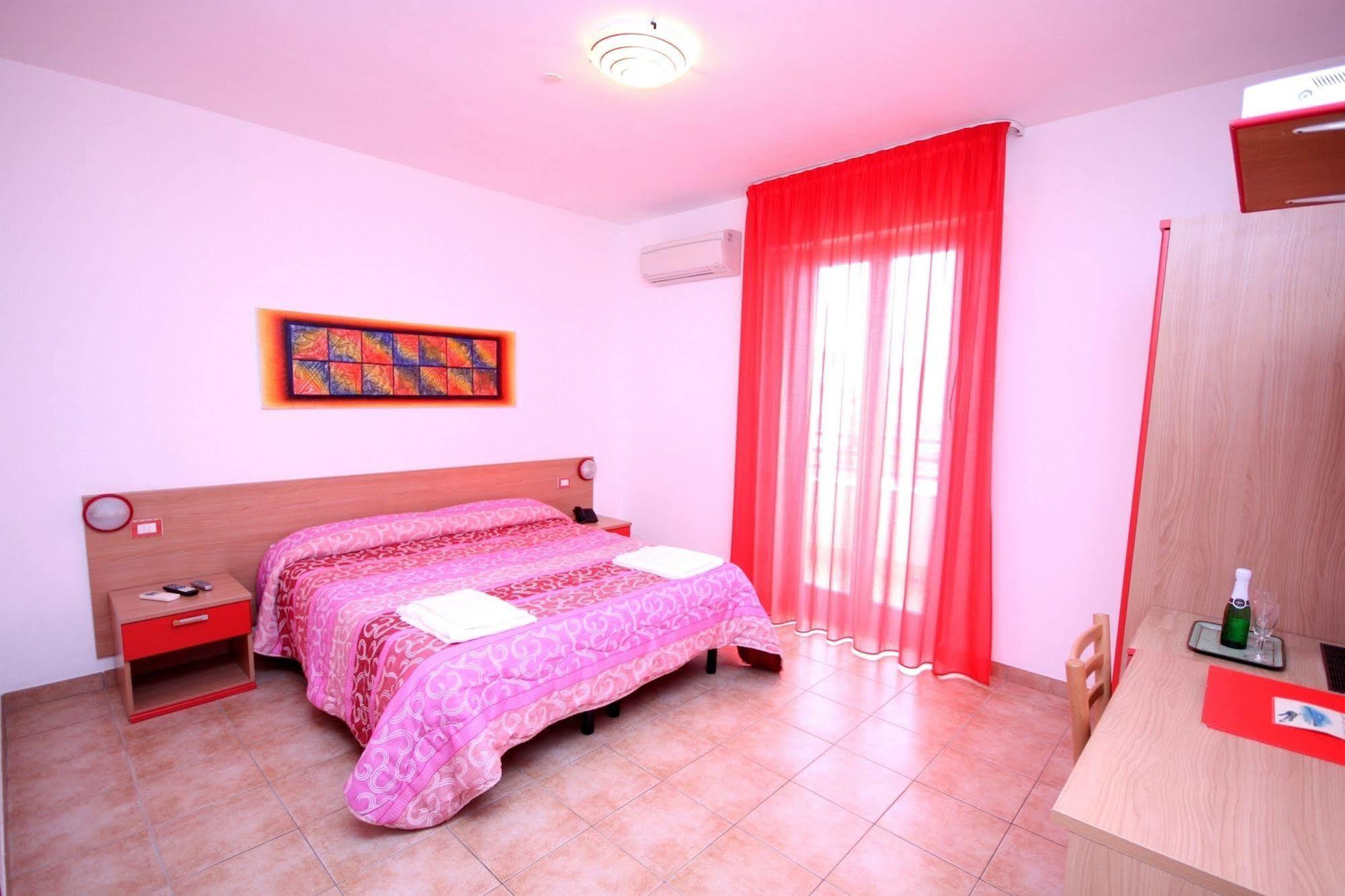 Hotel Alguer Экстерьер фото